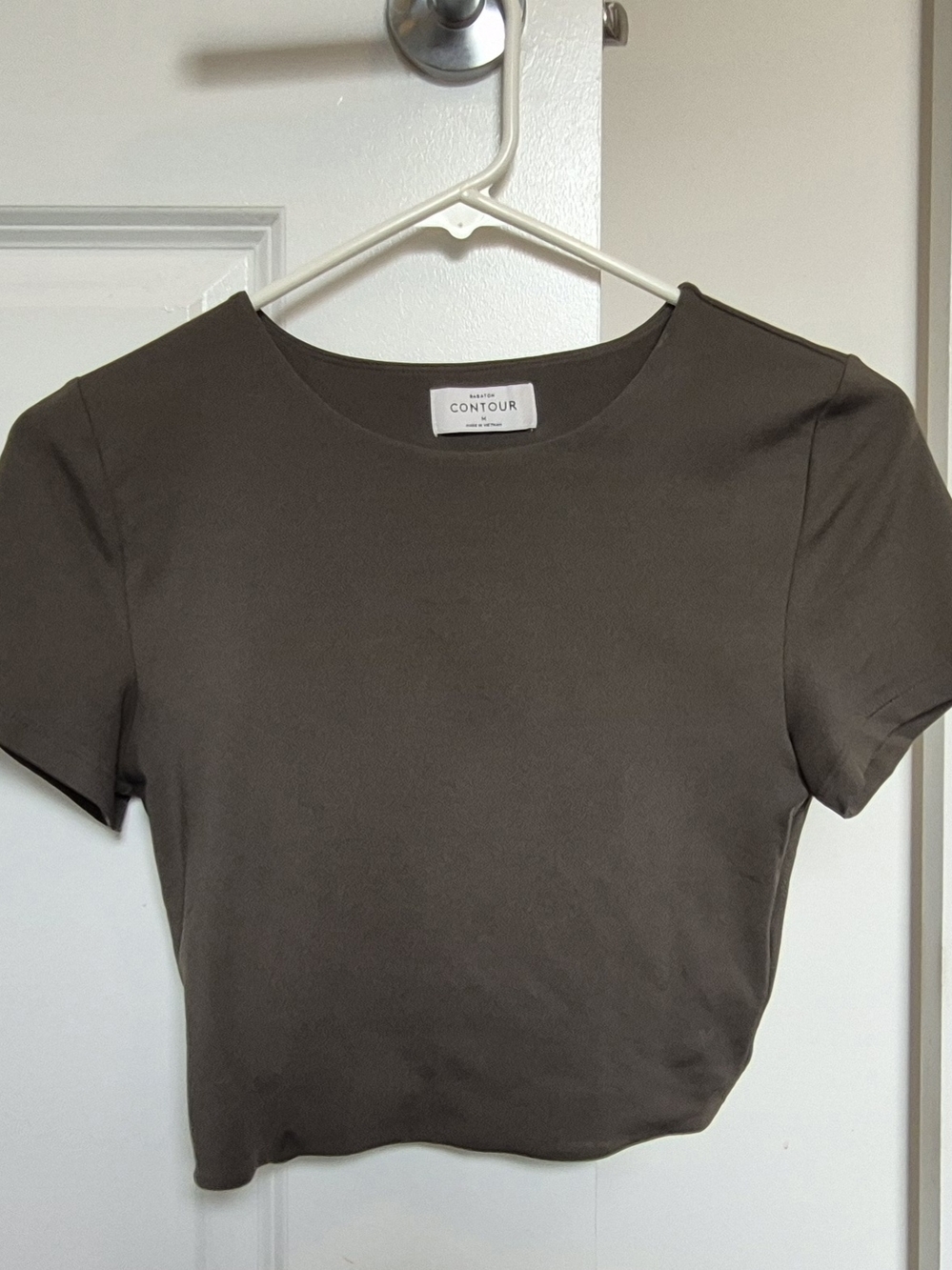 Babaton Short Sleeve Crop Top in Dark Olive
